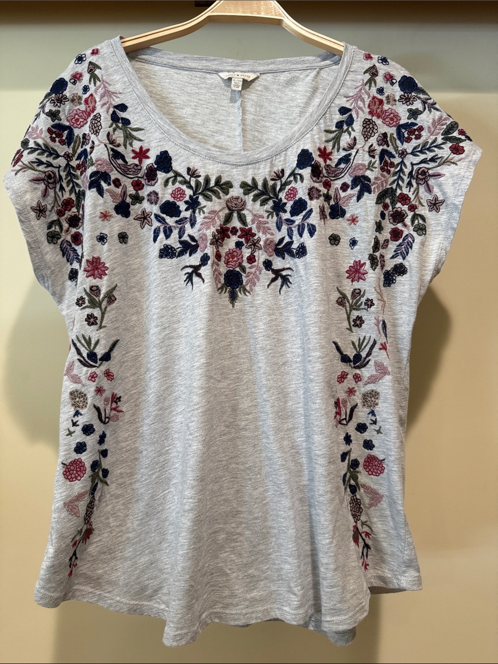 Lucky Brand Light Gray Scoop Neck Tee with Multicolor Floral Embroidery